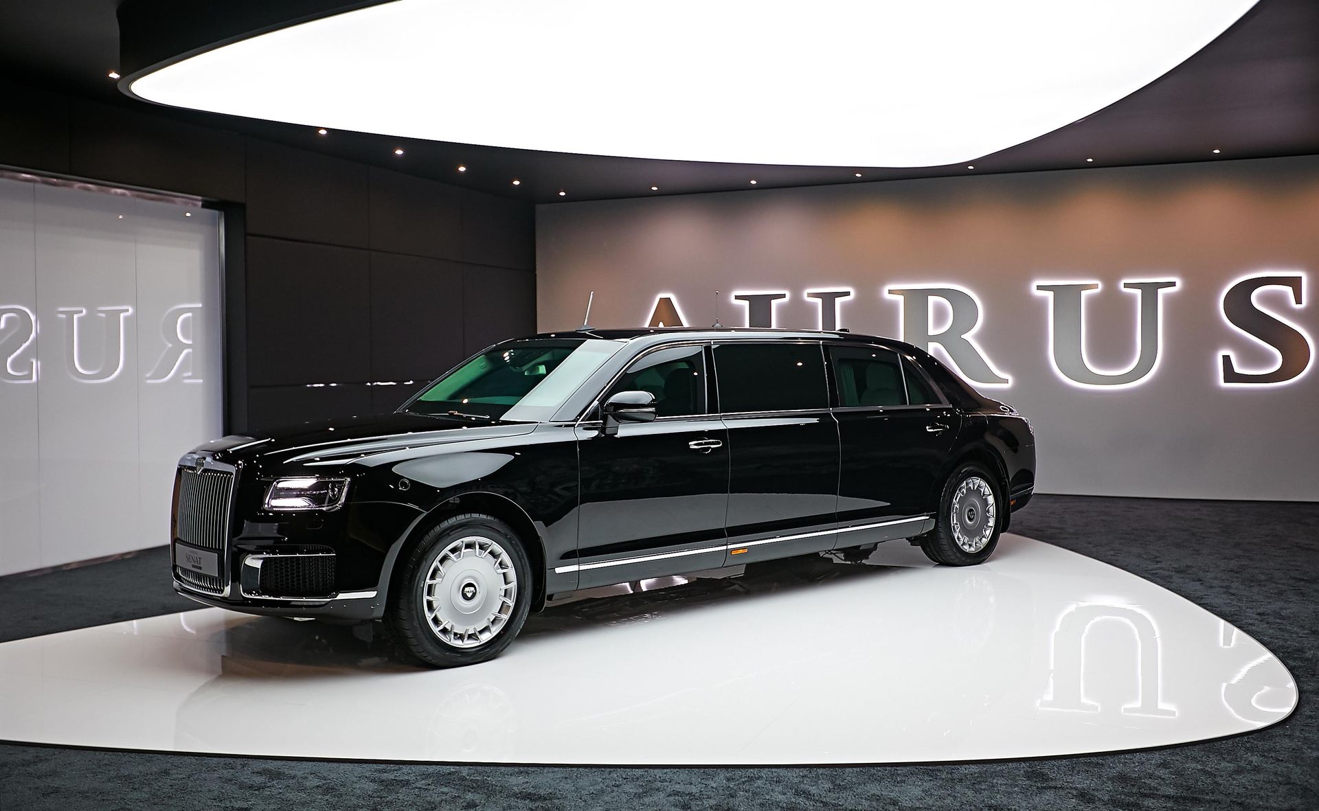 AURUS Senat Limousine: фото и видео на сайте Аурус АВИЛОН Москва