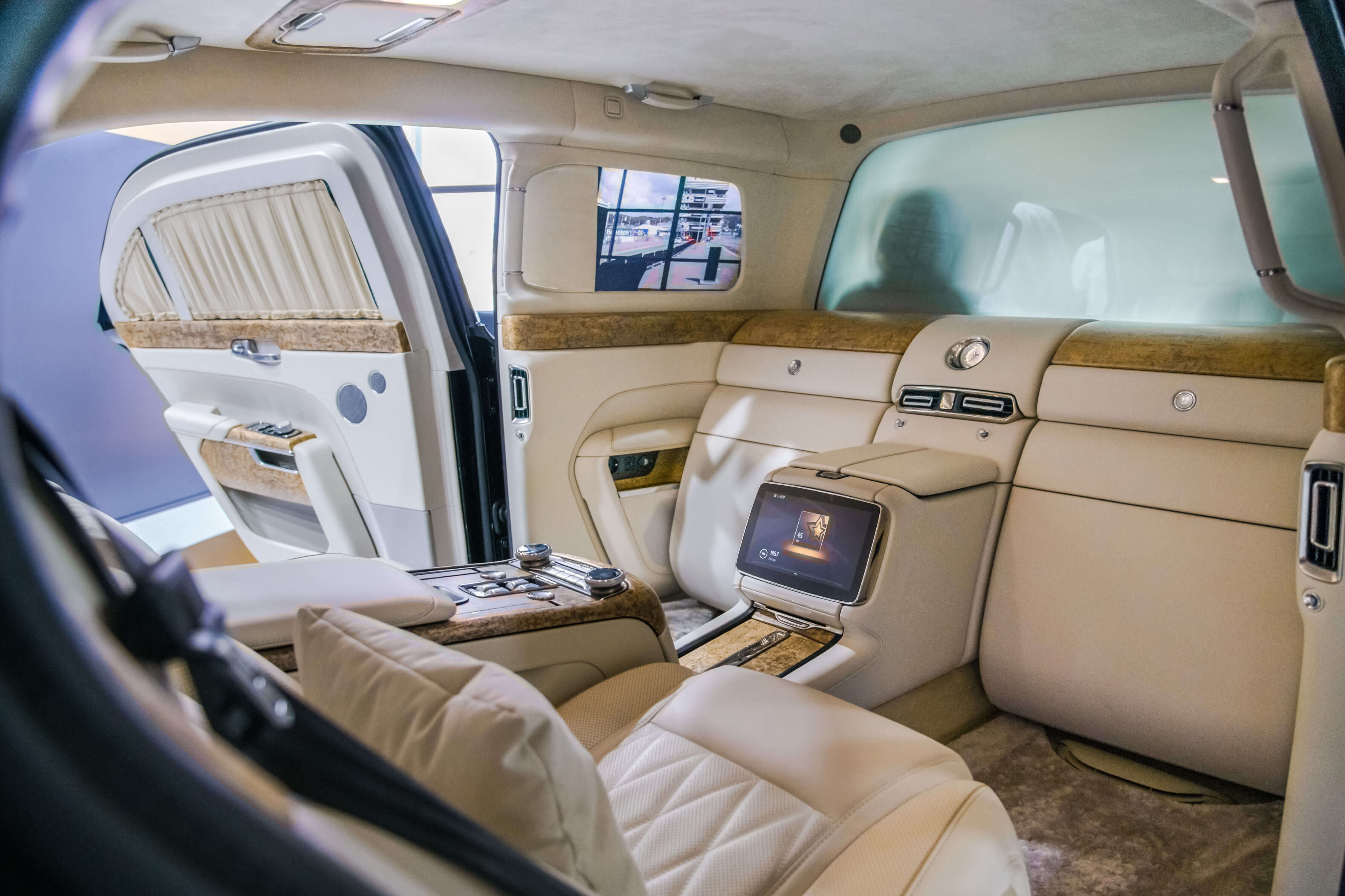 AURUS Senat Limousine: фото и видео на сайте Аурус АВИЛОН Москва
